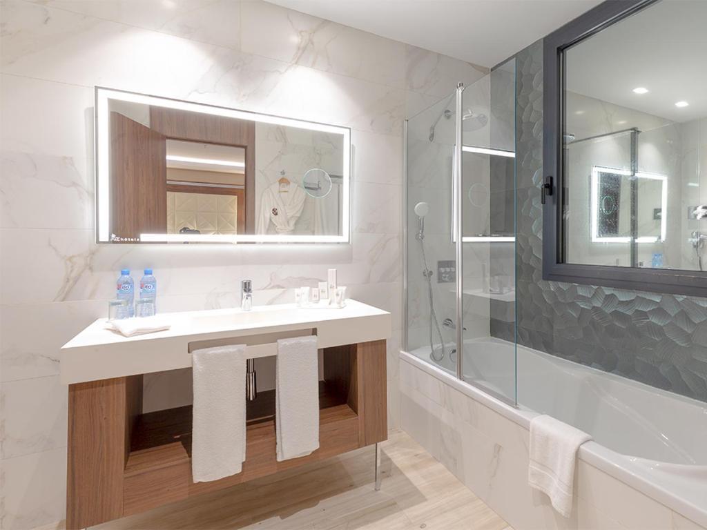 Az Hotels Grand Oran Es Senia Luaran gambar
